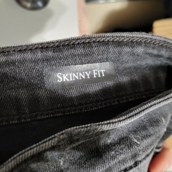 JUDY BLUE FLANNEL LINED BLACK DISTRESSED SKINNY JEANS SZ 13/31 - Picture 7 of 8